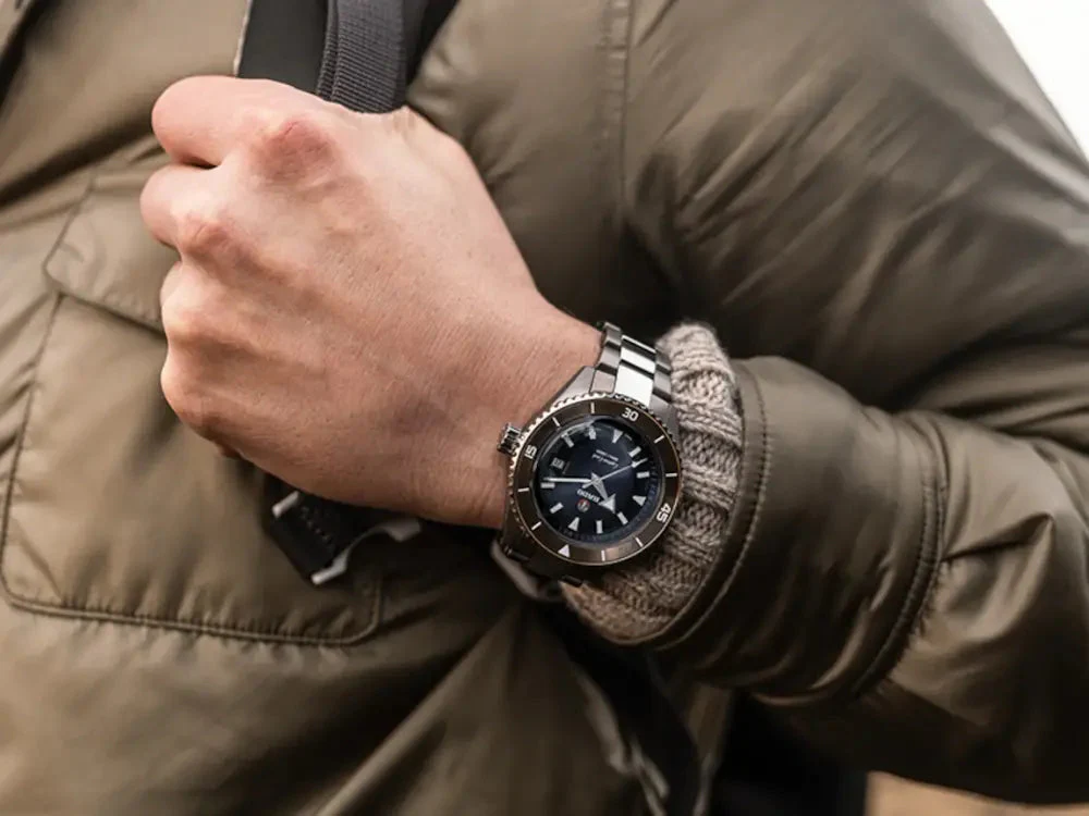 Captain Cook High-Tech Ceramic Diver - Image 5